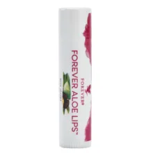 بالم لب فوراور مدل Aloe Lips مرطوب‌کننده و نرم‌کننده قوی با عصاره آلوئه‌ورا و روغن جوجوبا، مناسب پوست لب‌های خشک و ترک‌خورده، فاقد چسبندگی و سازگار با پوست، طراحی ماتیکی وگان از آمریکا