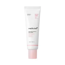 کرم ضد آفتاب بی‌رنگ دست و صورت مدیکیوب SPF 50 مدل tone up مناسب برای انواع پوست حجم 50 میلی‌لیتر