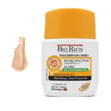 فلوئید ضد آفتاب رنگی صورت بایوریچ SPF 50 مدل BROAD SPECTRUM ‌محافظ UVA ،UVB و PA+++،مناسب برای پوست‌ چرب و مختلط حجم 50 میلی‌لیتر