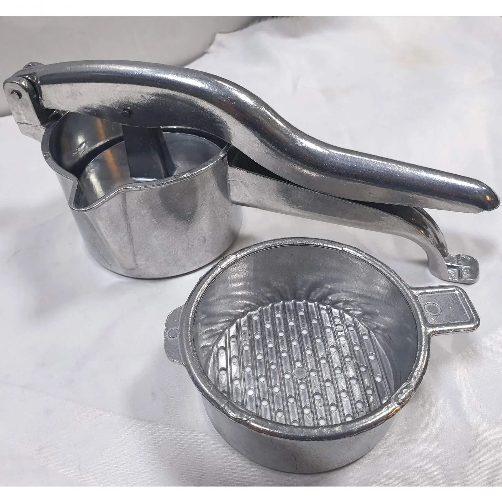آب انار گیری دستی مدل YP28