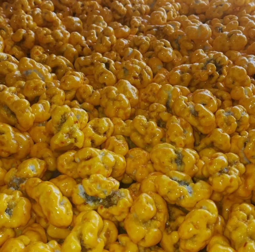 نقل گردویی زعفرانی ارومیه بهار - 1 کیلوگرم