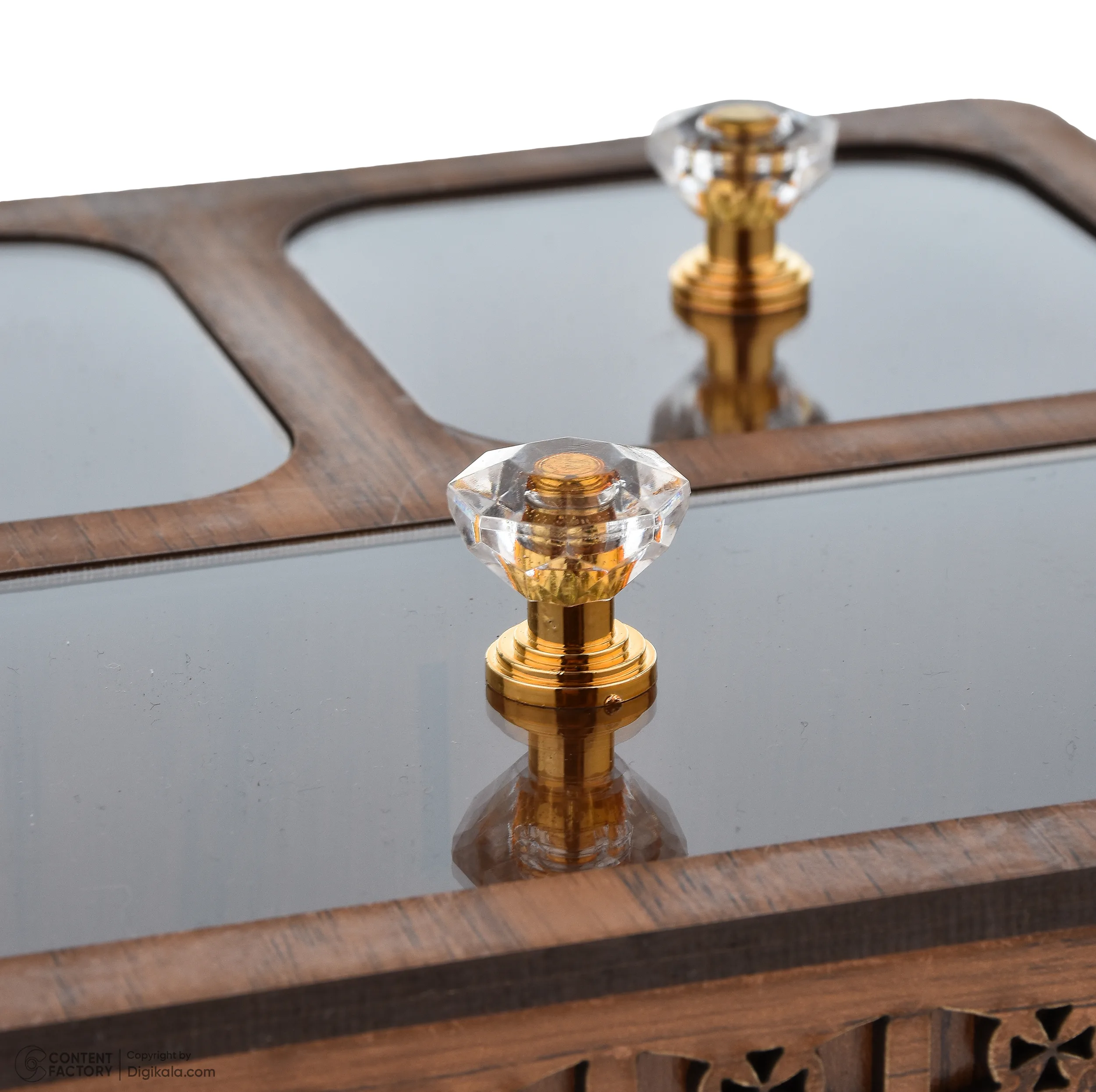 جعبه پذیرایی مدل یاس کد P301 شکلاتخوری مربع MDF، پلاستیک و پلکسی گلس با ابعاد 20x19x5.5 سانتیمتر و وزن 330 گرم، غیرقابل شستشو