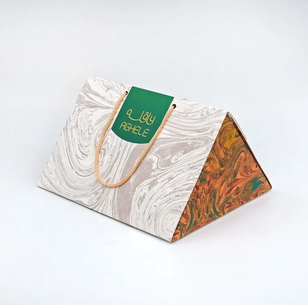 زعفران سوپر نگین عاقله - 4 گرم به همراه 30 گرم هل