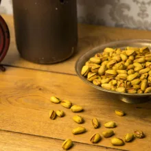 پسته بوداده و نمکین زعفرانی گلستان مقدار 400 گرم
