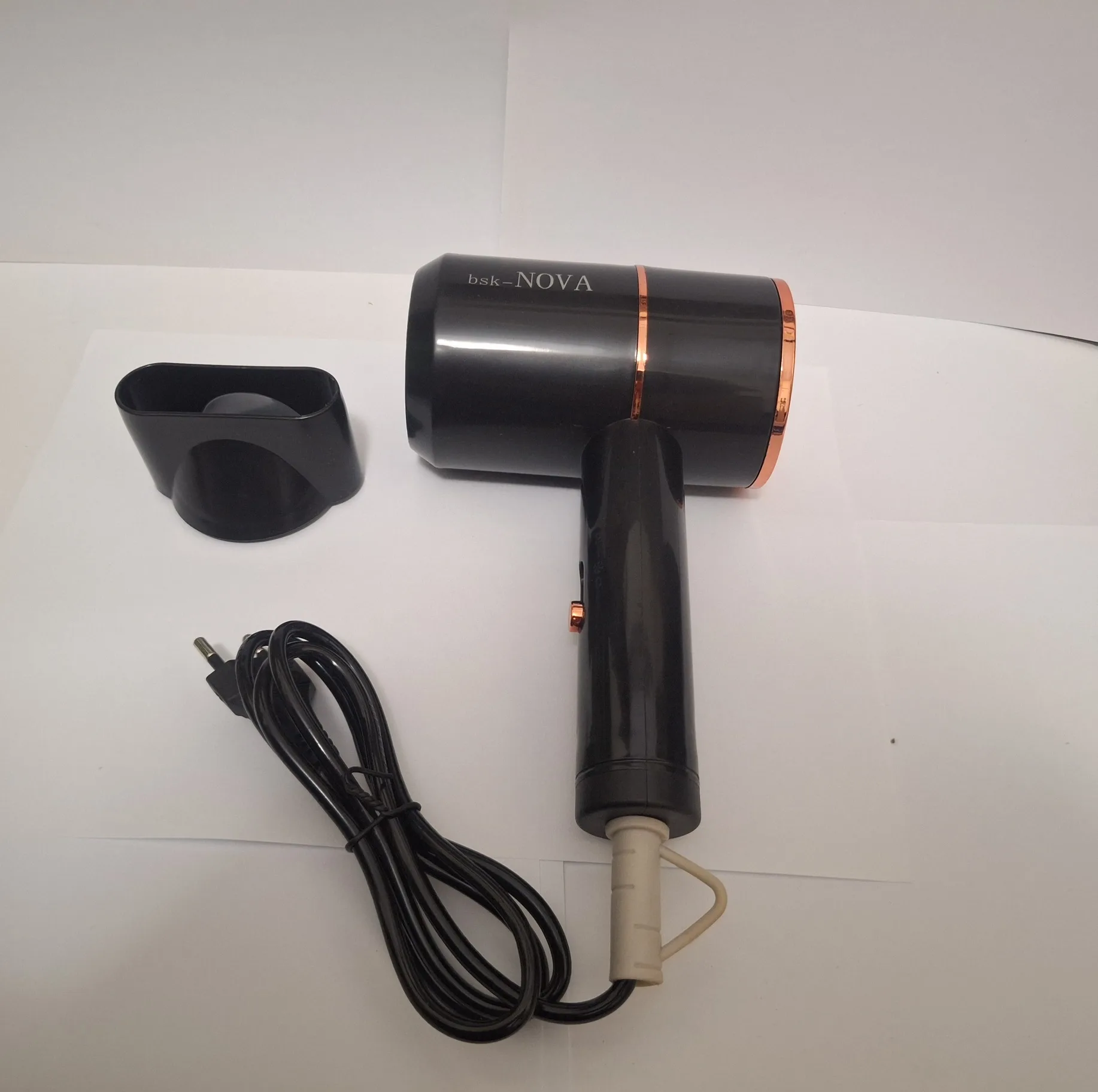 سشوار حرفه ای 3000 وات نوا مدل bsk8812