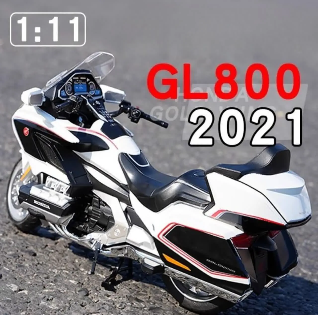 ماکت موتور بازی ناب سل مدل هوندا گلدوینگ فلزی چراغدار کد 1:11DIE CAST HONDA GL800 2021