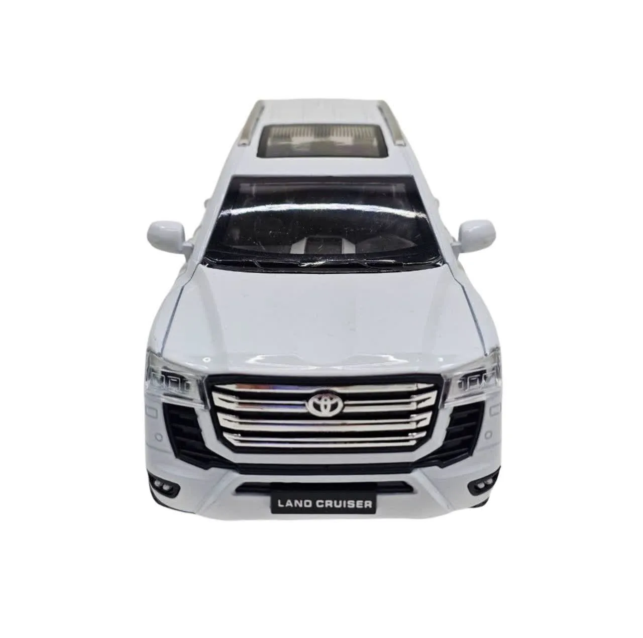 ماکت ماشین فلزی شاسیبلند تویوتا لندکروز ناب سل مدل land Cruiser VX با مقیاس 1:24، چراغ LED جلو و عقب، صدای موتور شبیهسازی شده، مکانیزم عقبکش، دربهای بازشونده از بغل و بالا، رینگ و تایر لاستیکی