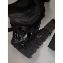 ست سوتین و شورت زنانه گیپور مدل مخملی