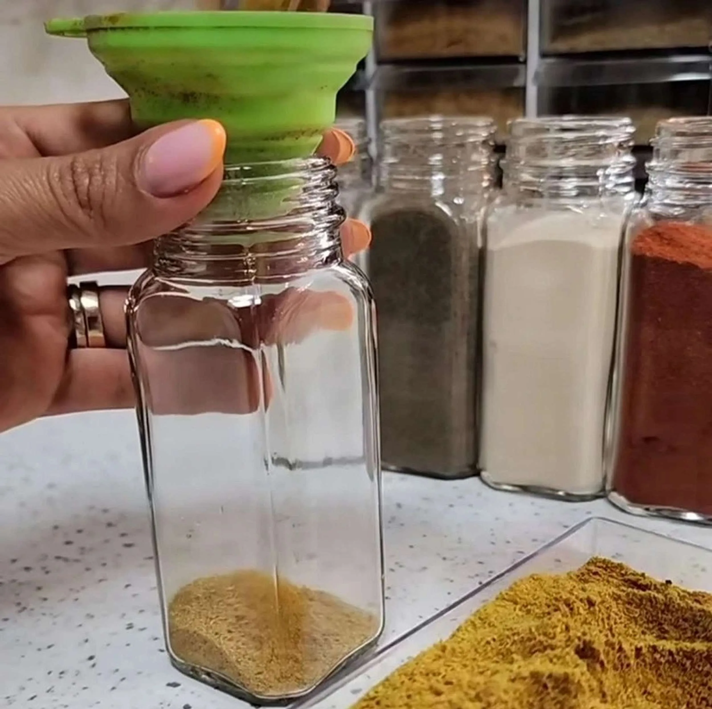 سرویس جای ادویه 18 پارچه گلدن مدل PORO-500 همراه استند