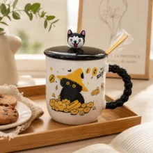 ماگ طرح گربه جادویی Rich Cat مدل سرامیکی درب دار به همراه قاشق
