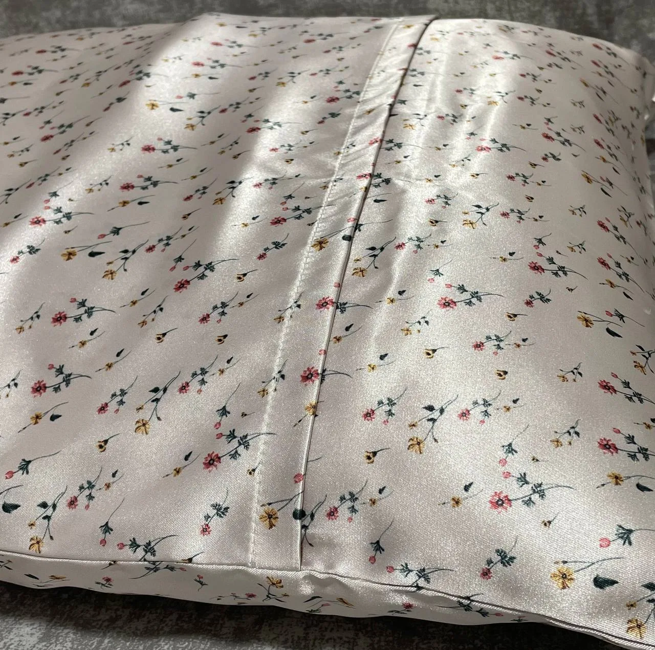 روبالشی مدل satin سایز 50*70 سانتی متر به همراه چشم بند و کش مو