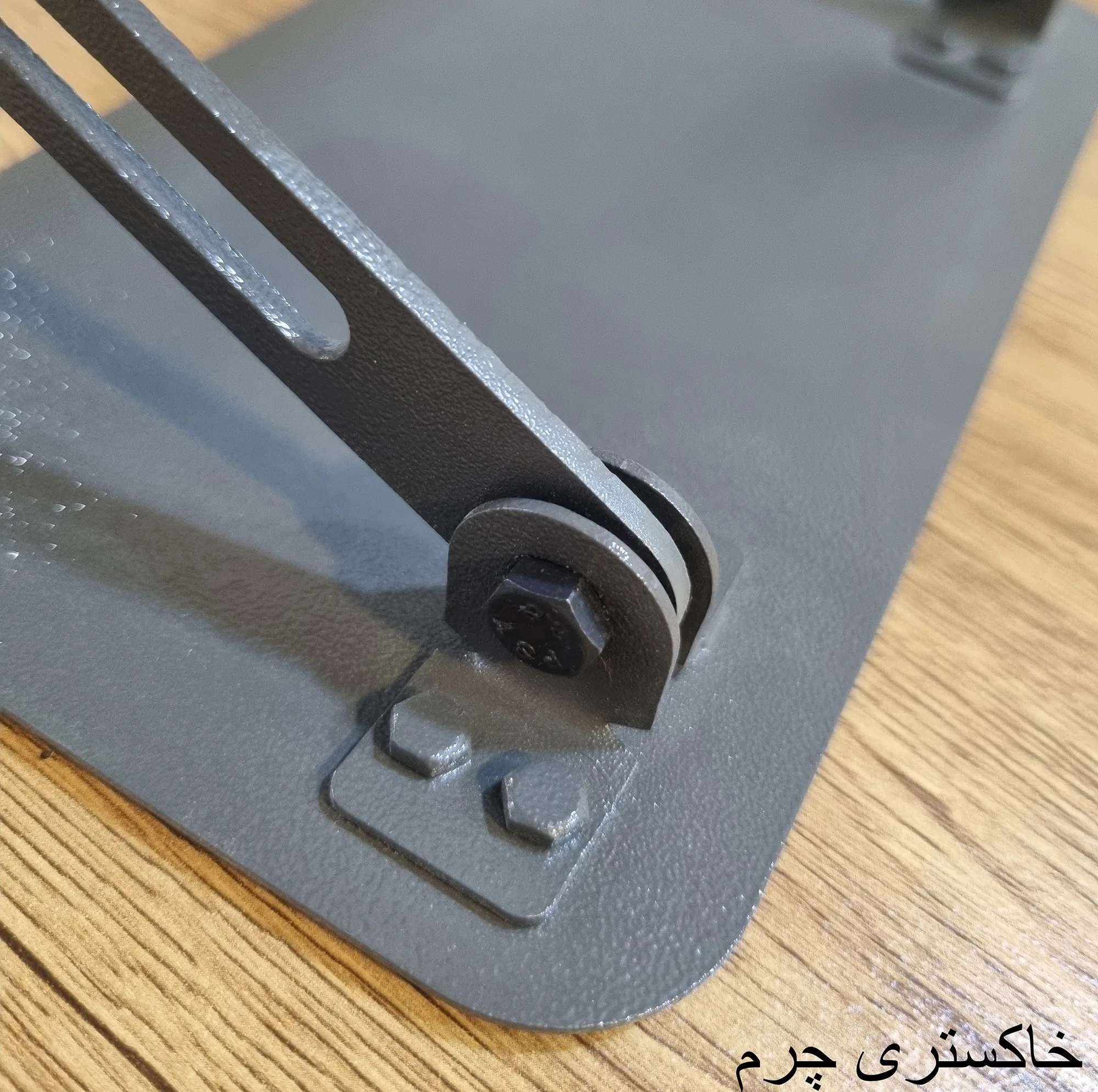 پایه نگهدارنده لپ تاپ تنظیم پذیر مدل B05