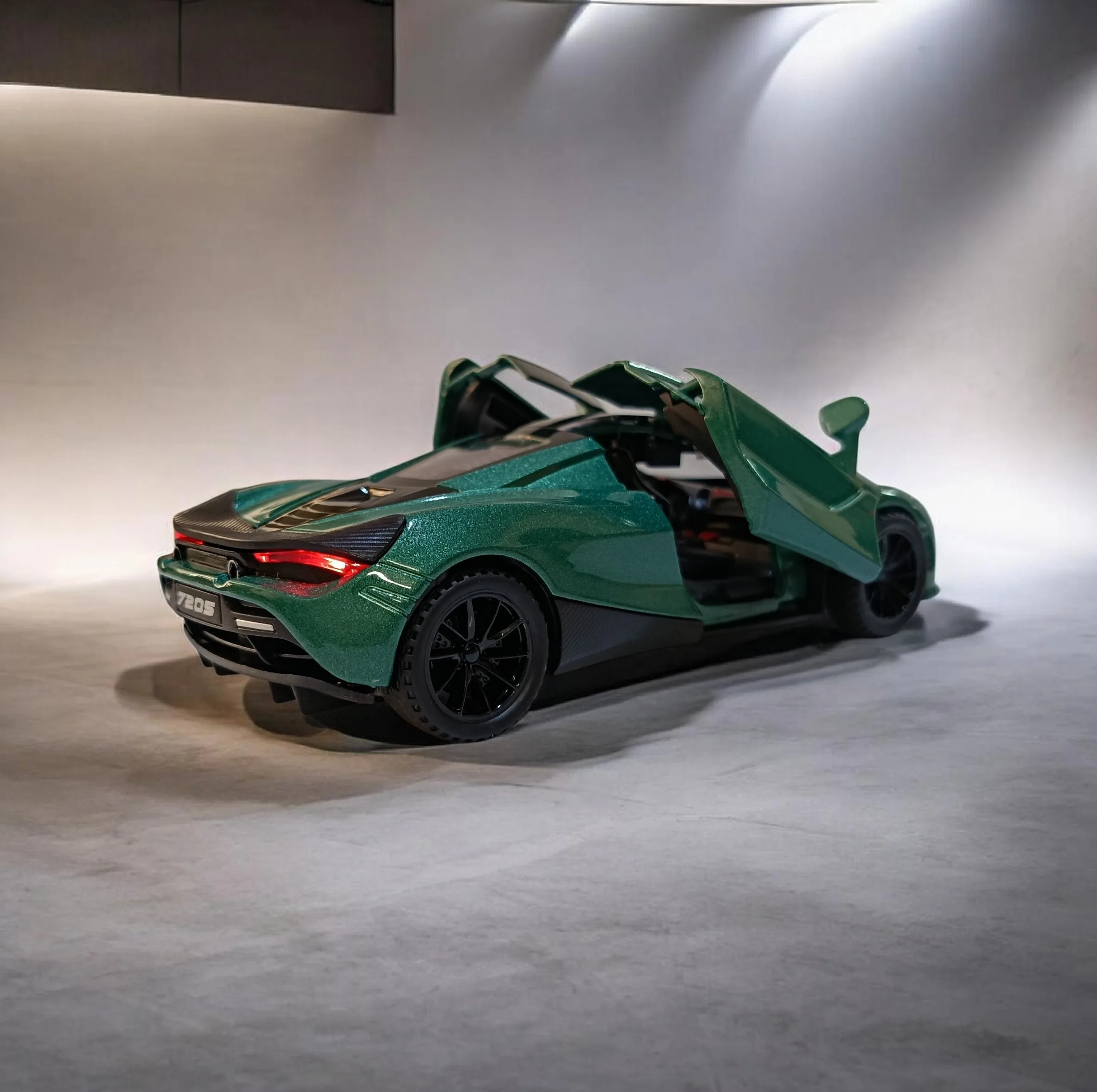 ماشین بازی مدل مکلارن 720s بدنه فلزی مقیاس 1:28