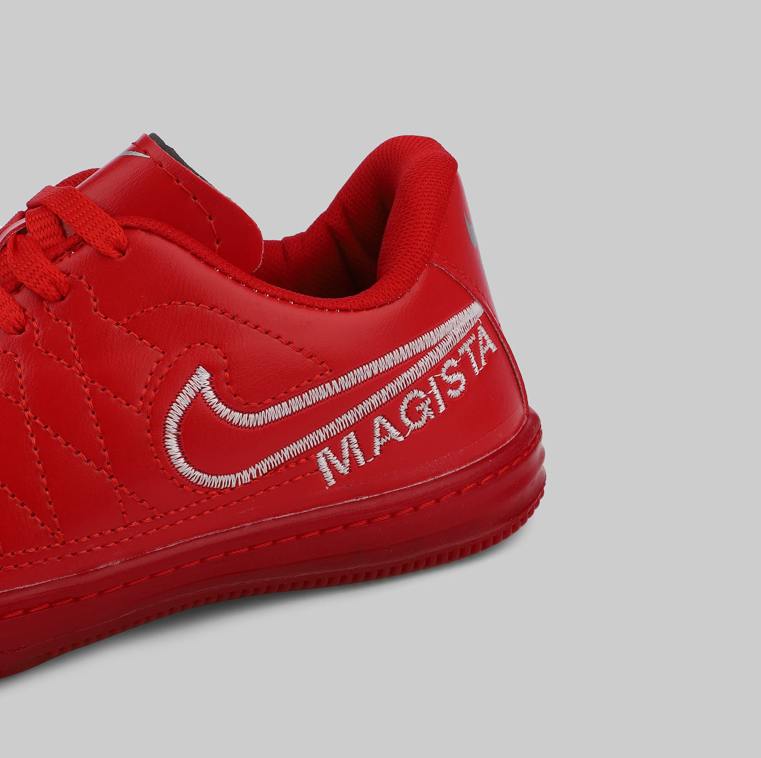 کفش فوتسال پسرانه مدل Magista