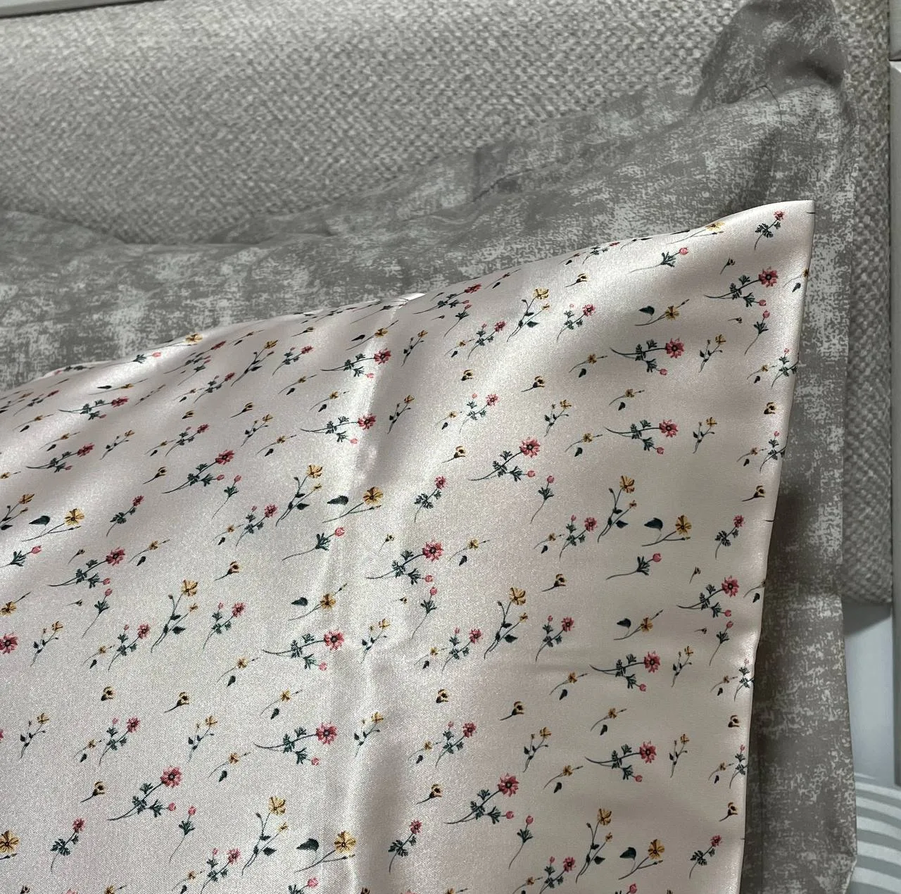 روبالشی مدل satin سایز 50*70 سانتی متر به همراه چشم بند و کش مو