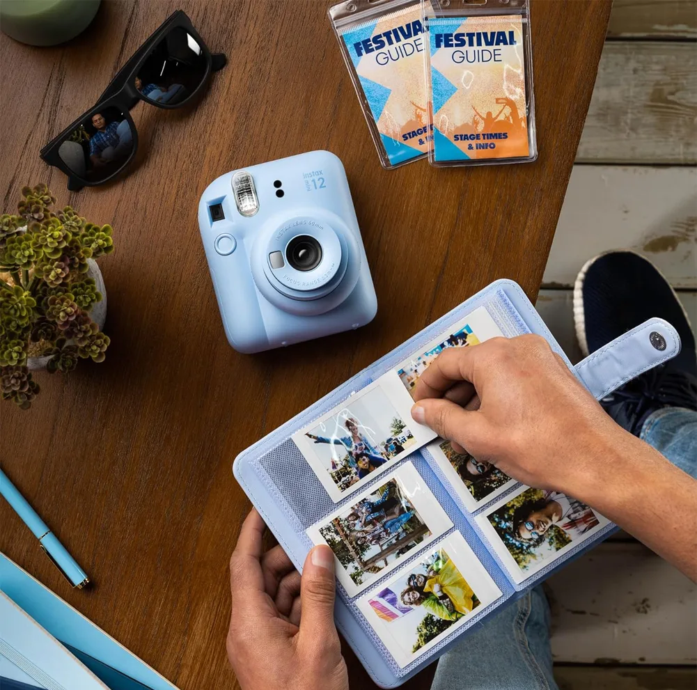 دوربین عکاسی چاپ سریع فوجی فیلم مدل Instax Mini 12 به همراه فیلم