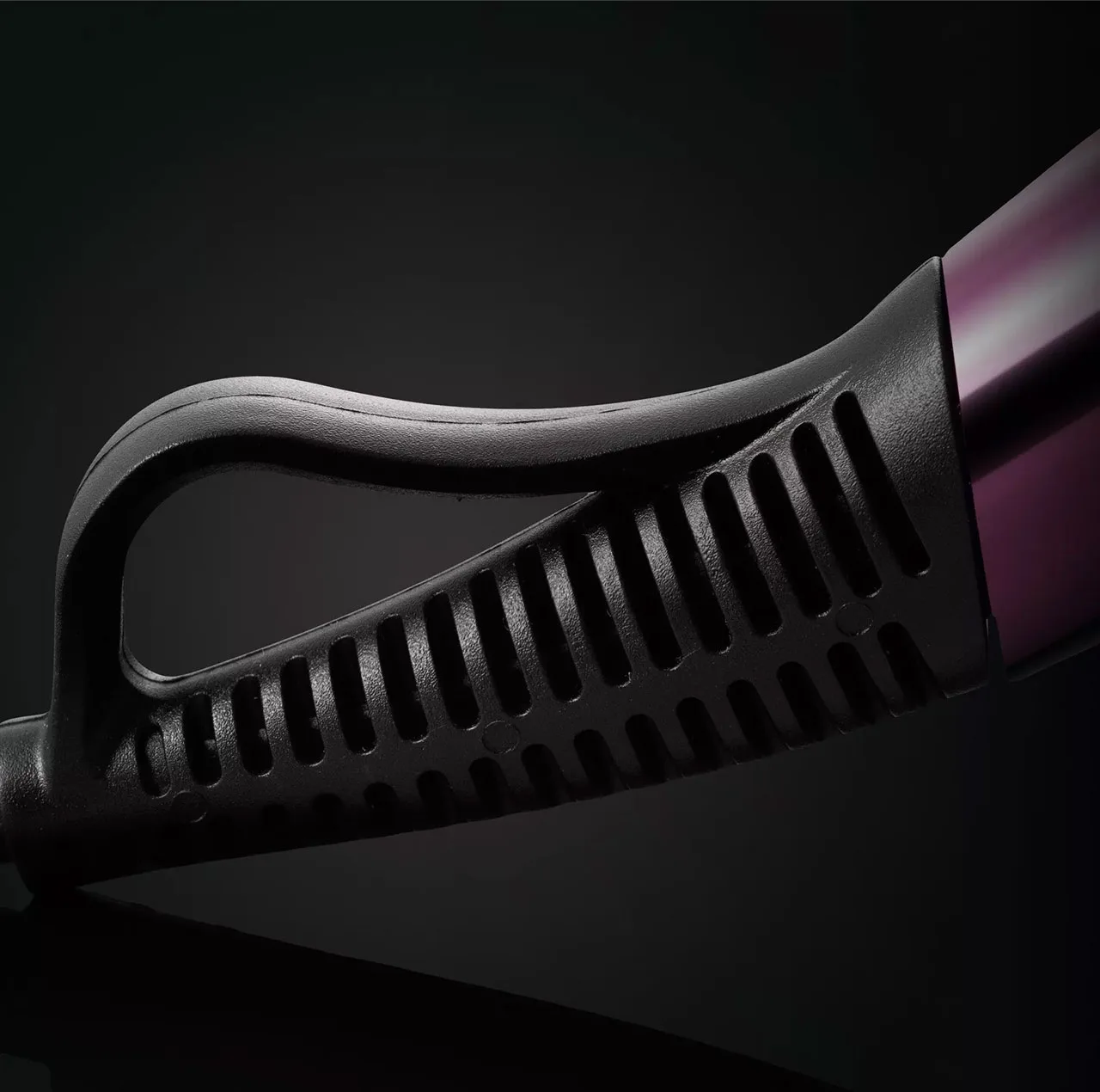 سشوار حرفه‌ای 2200 وات جی اچ دی مدل helios limited edition cherry chic