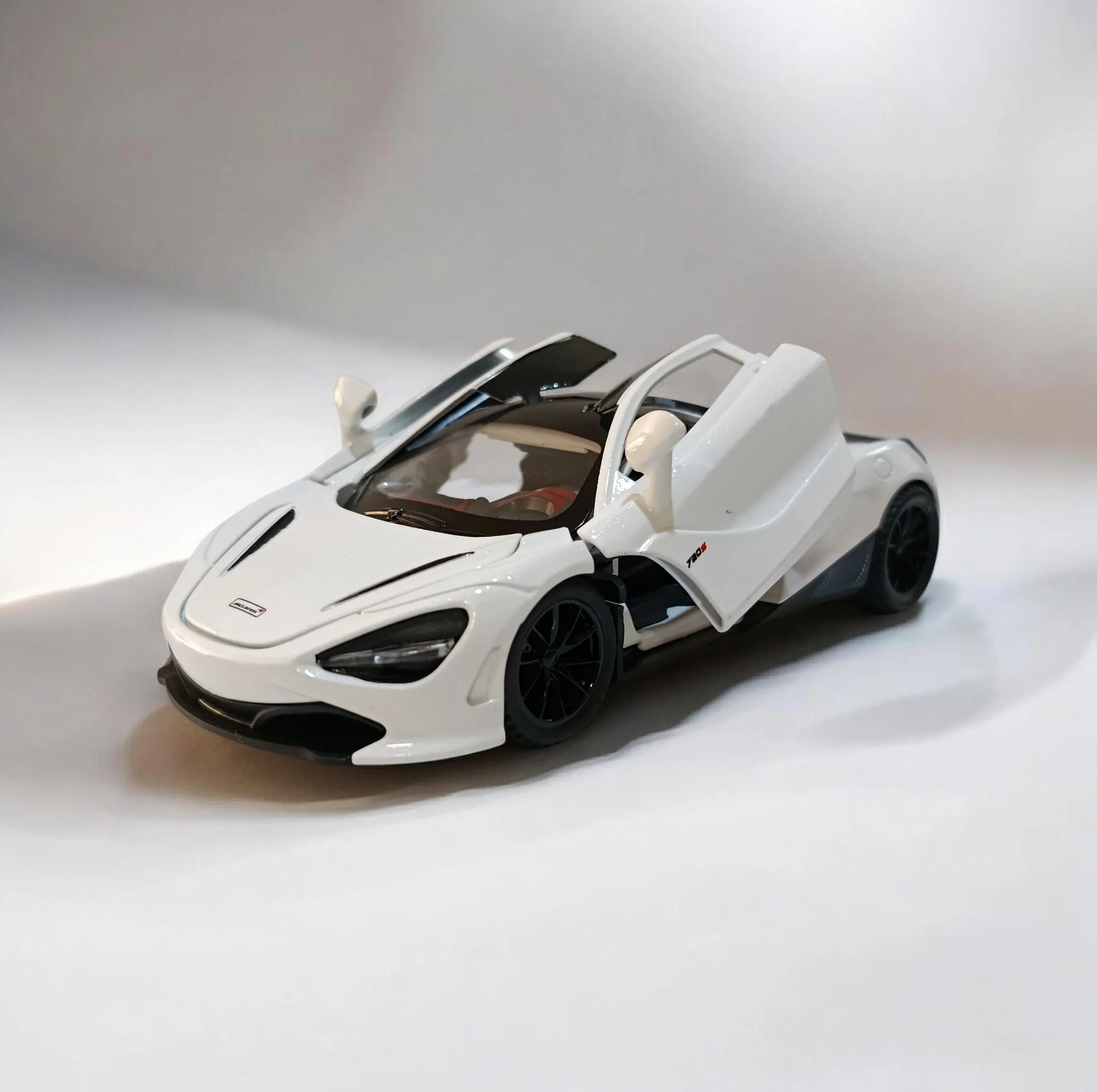ماشین بازی مدل مکلارن 720s بدنه فلزی مقیاس 1:28