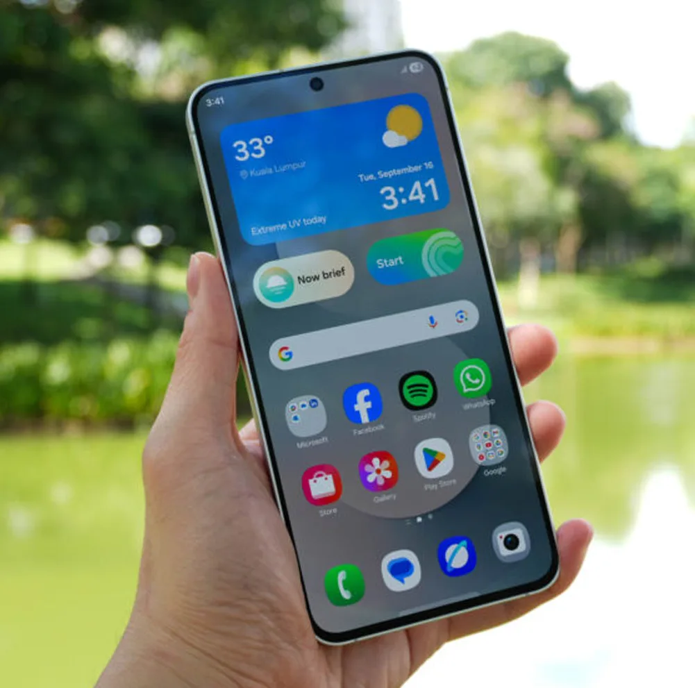 گوشی موبایل سامسونگ مدل Galaxy S25 FE دو سیم کارت ظرفیت 256 گیگابایت و رم 8 گیگابایت - ویتنام - به همراه شارژر 45 وات سامسونگ و کابل شارژ USB-C به طول 1.8 متر