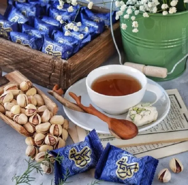 گز لقمه ای فوق ویژه پسته 42 درصد گز کرمانی - 450 گرم
