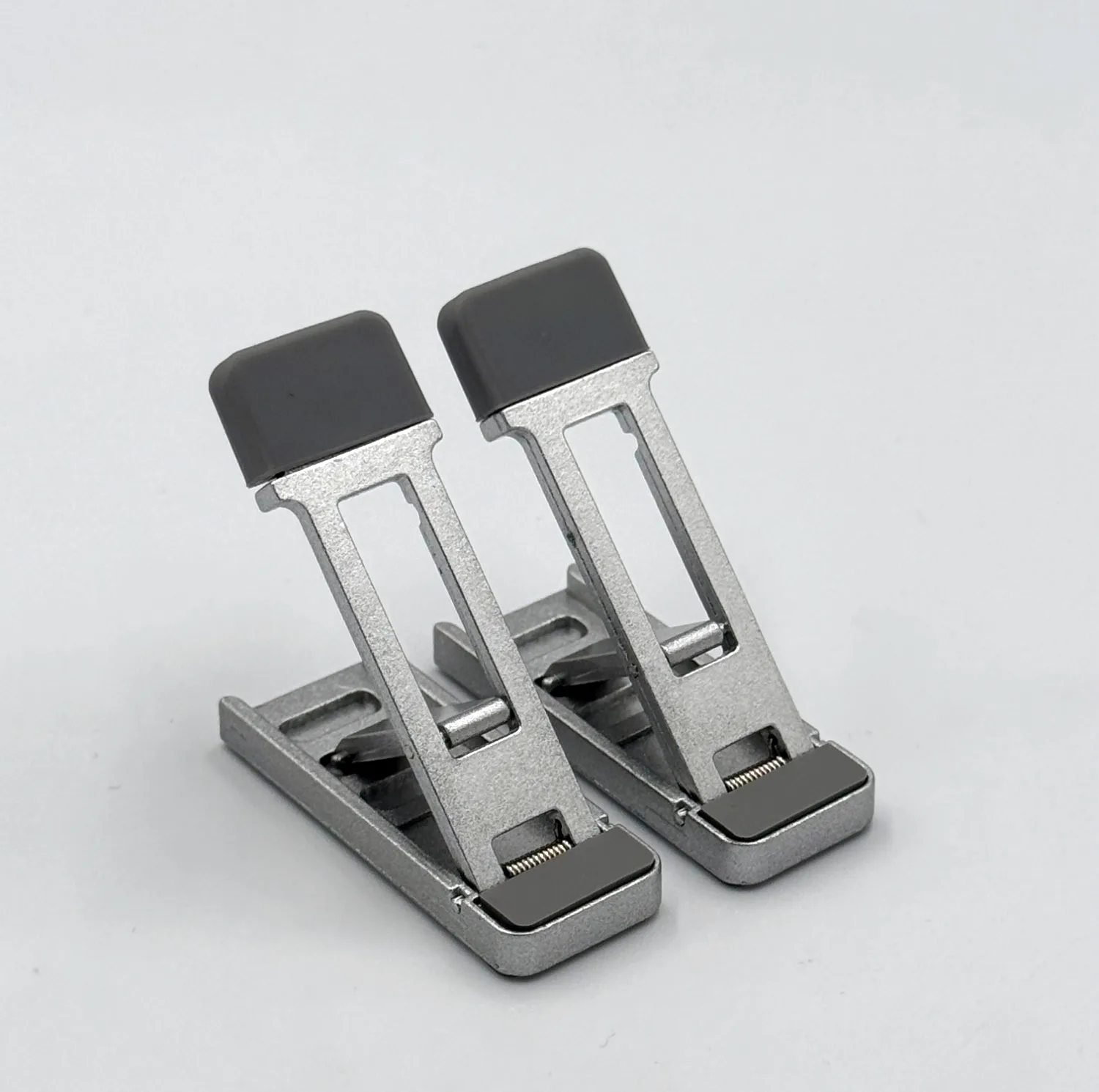 پایه نگهدارنده لپ‌تاپ مدل S1 aluminum alloy مناسب برای لپ تاپ‌های 17 اینچی و کوچک تر بسته 2 عددی