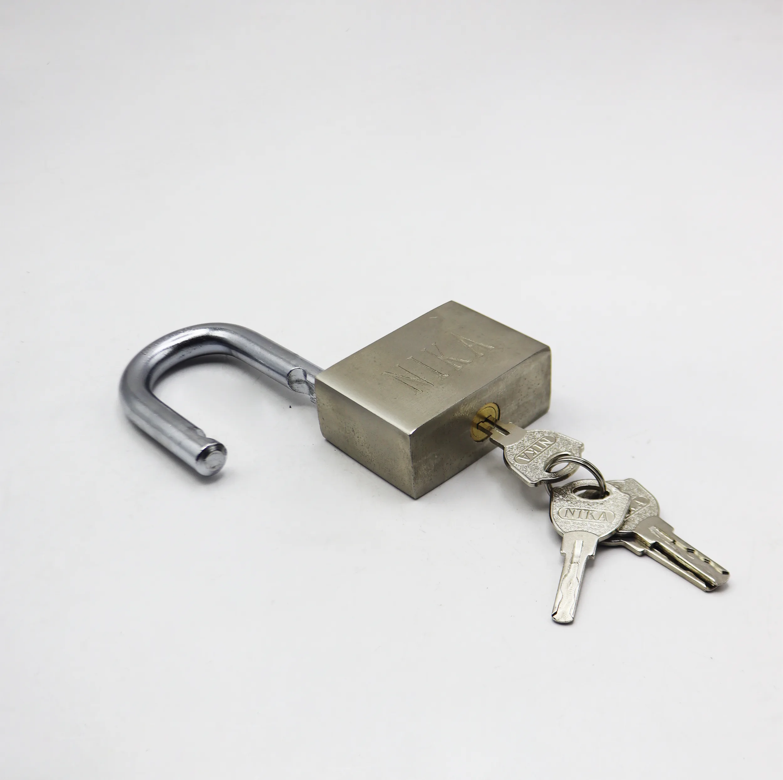 قفل آویز نیکا مدل لوکس کد YP-70MM
