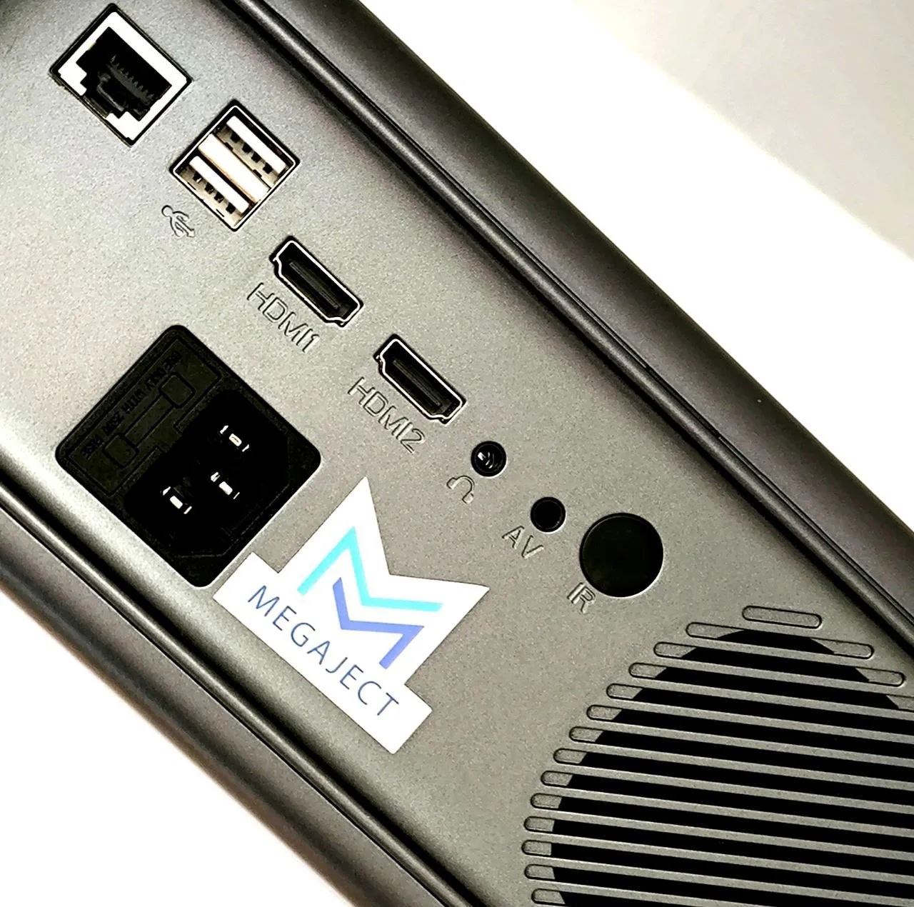 ویدئو پروژکتور مگاژکت مدل A70 PRO