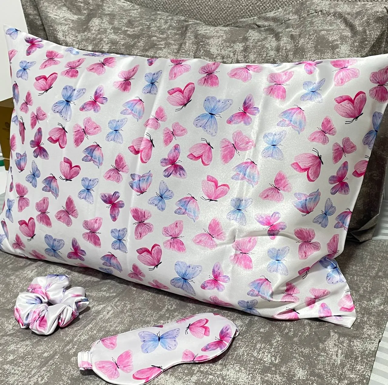 روبالش مدل satin سایز 50*70 سانتی متر همراه کش مو و چشم بند