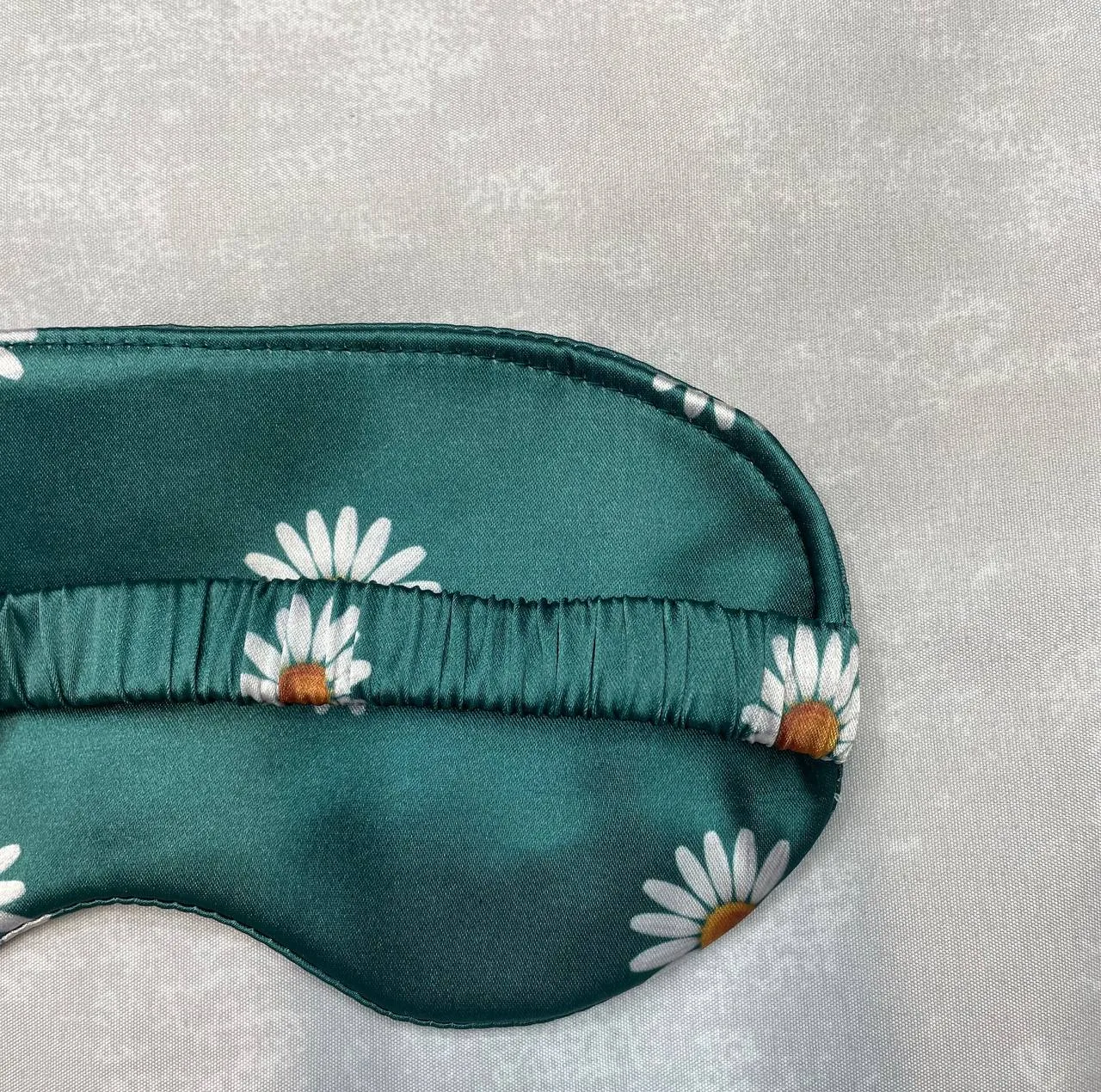 روبالشی مدل satin سایز 50*70 سانتی متر به همراه چشم بند و کش مو