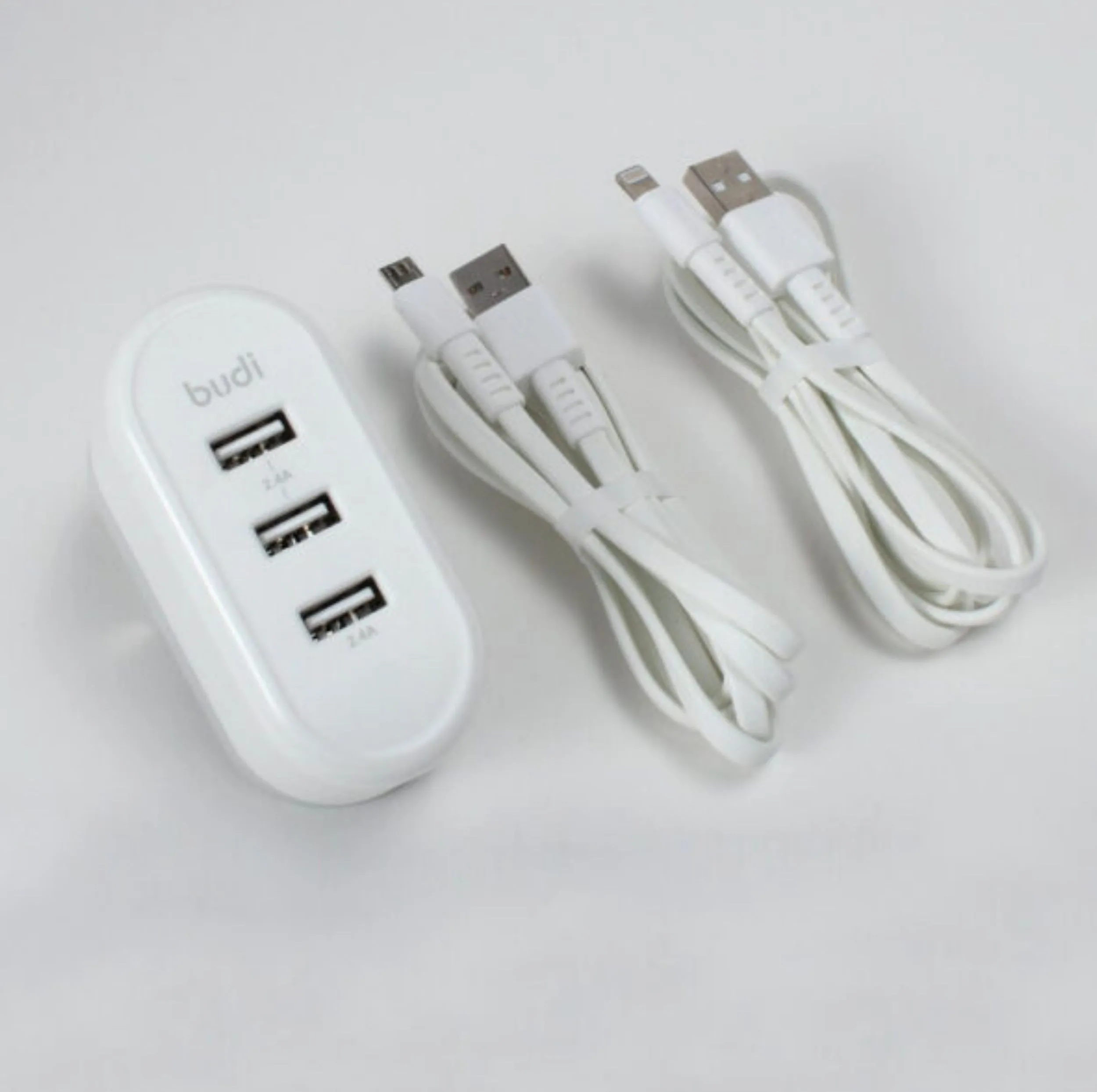 شارژر دیواری 12 وات سه پورت بودی مدل M8J312EM به همراه کابل تبدیل USB-A به Micro-USB و USB-A به لایتنینگ