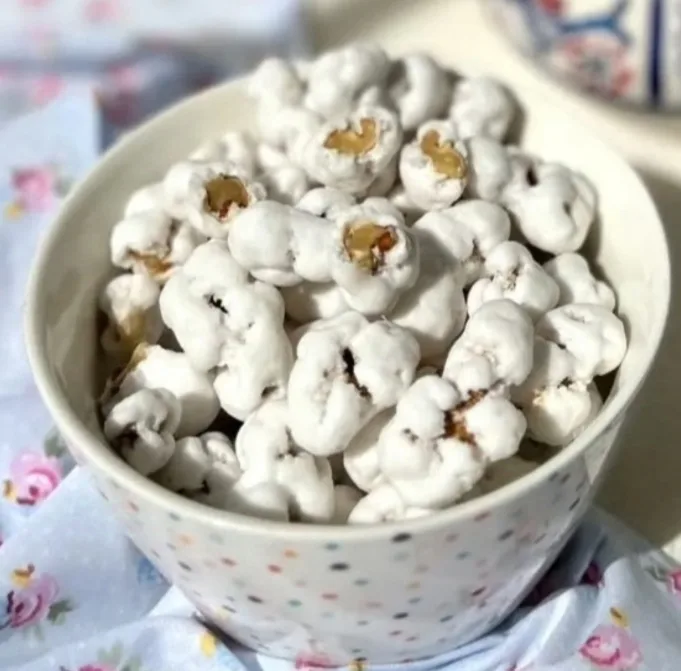 نقل گردویی وانیلی بهار - 1 کیلوگرم