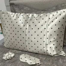 روبالشی مدل satin سایز 50*70 سانتی متر به همراه کش مو و چشم بند