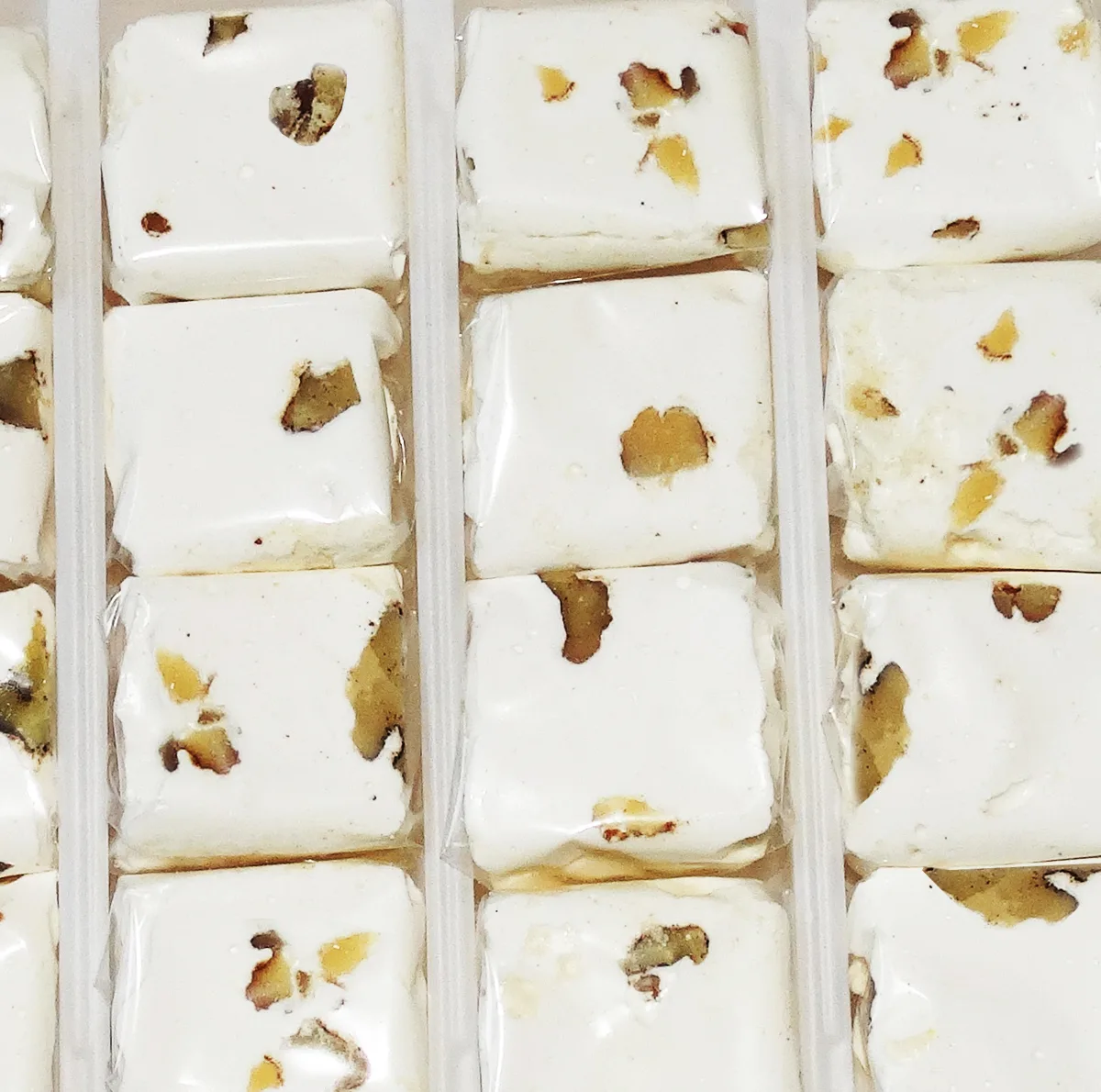 نوقا گردویی مخصوص 40 درصد تبریز - 300 گرم