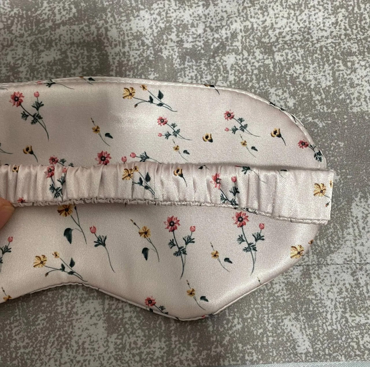 روبالشی مدل satin سایز 50*70 سانتی متر به همراه چشم بند و کش مو