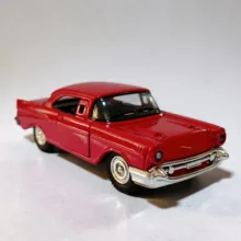 ماشین بازی مدل شورلت Chevrolet Bel Air 1957 فلزی با درِ بازشو مقیاس 1:32 طراحی با جزئیات دقیق