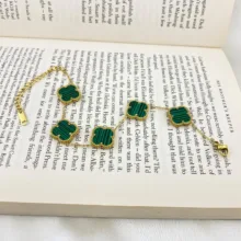 دستبند زنانه مدل گل چهارپر کد B4349