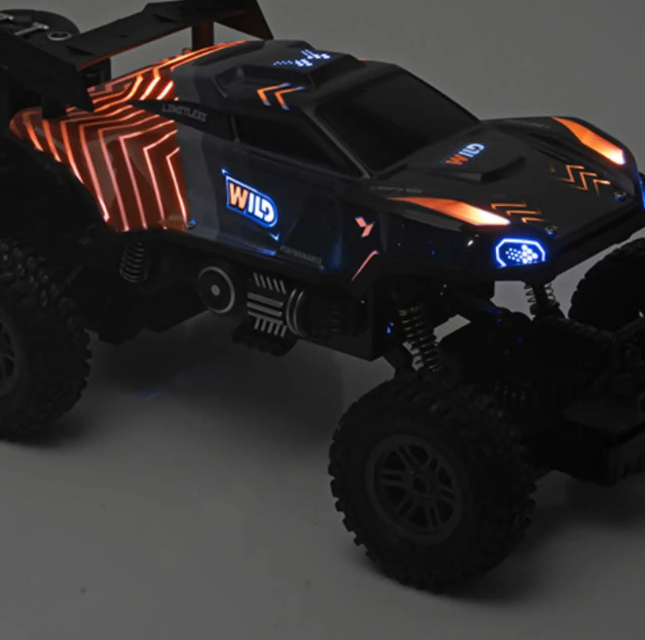 ماشین بازی کنترلی ناب سل مدل آفرود فنری چراغدار دودزا شارژی 6 چرخ 6 کانال کد SPRAY CLIMBING CAR SCALE 1:16 LIGHT FUNCTION 27 MHZ RADIO OPERATION