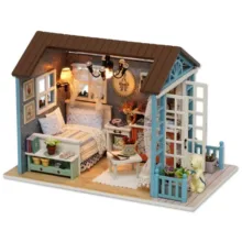 کیت ساختنی 500 تکه ناب سل مدل پازل خانه مینیاتوری چوبی چراغدار سه بعدی A-8007 کد FOREST TIMES CUTEROOM DIY HOUSE DO IT YOURSELF