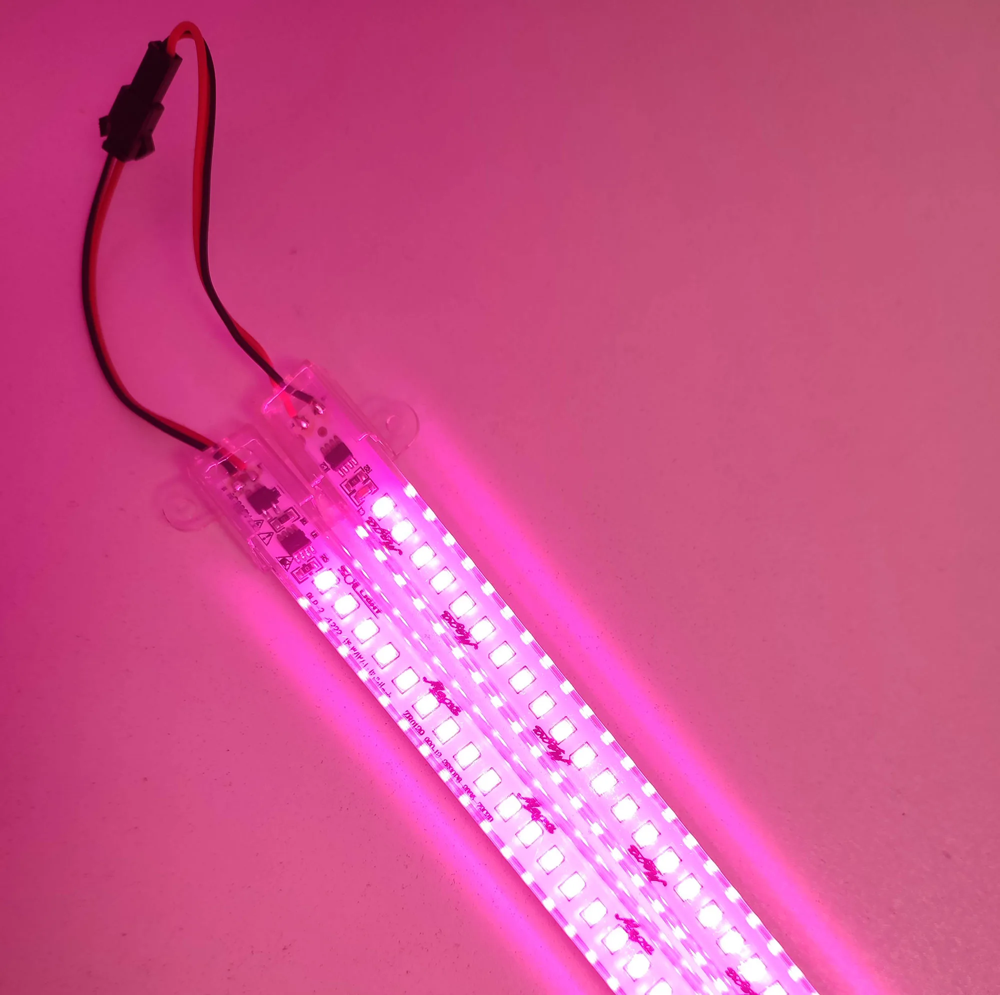 لامپ رشد گیاه 7 وات مدل فول اسپکتروم 220v طرح ریسه ال ای دی بسته 4 عددی