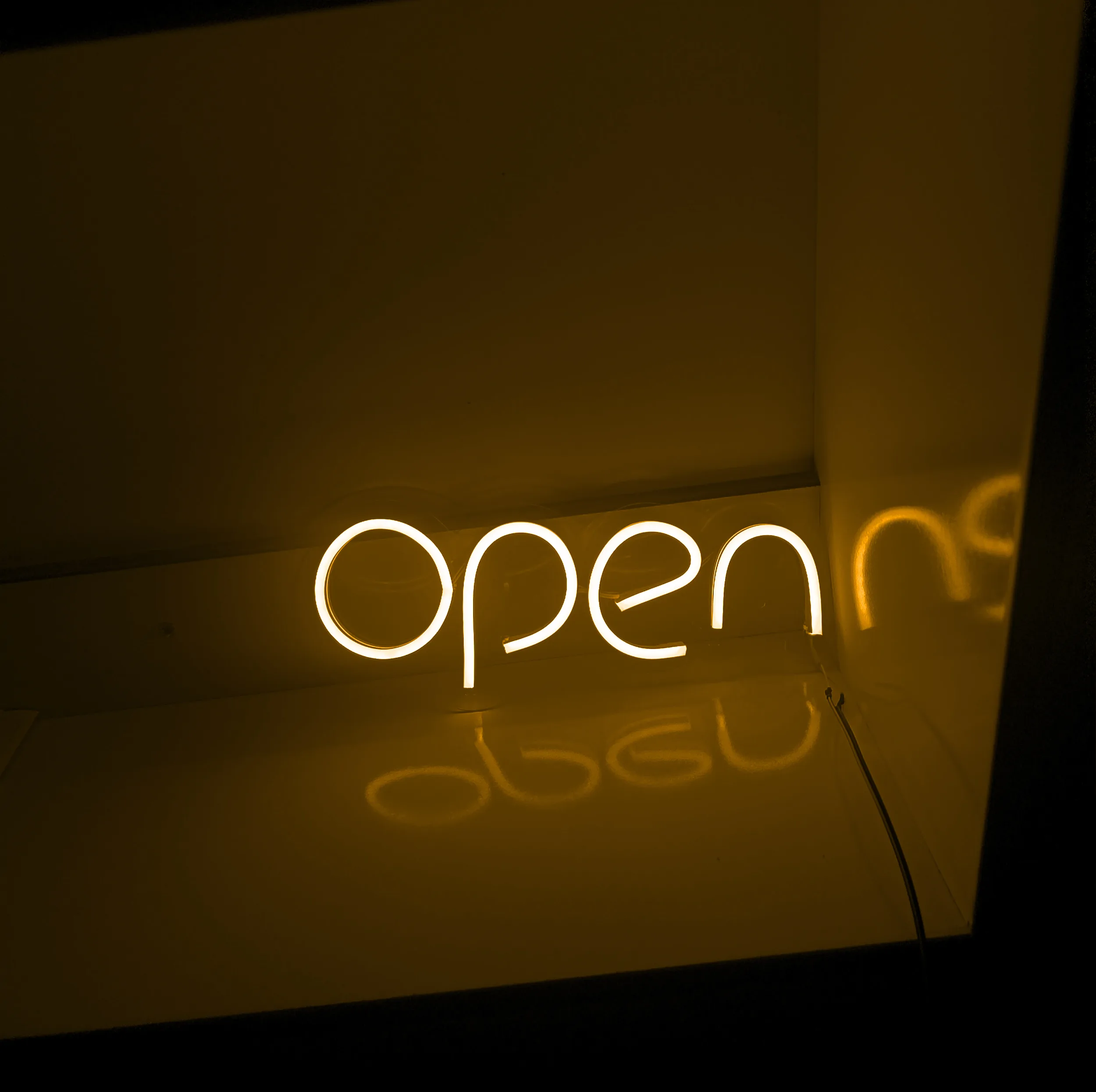 تابلو نئون فلکسی طرح Open مدل O1