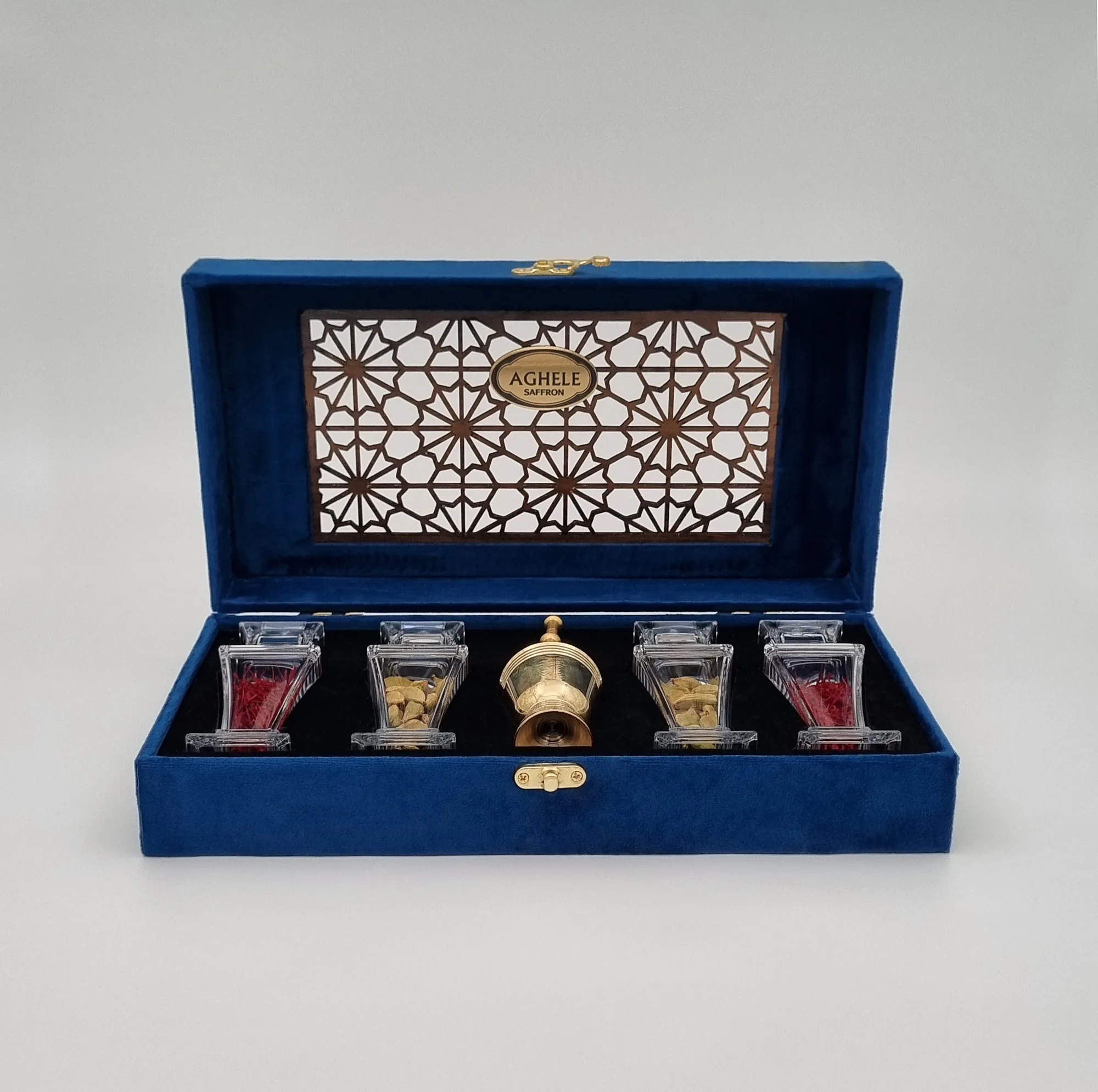 زعفران کادویی عاقله - 3 گرم به همراه هل - 20 گرم و هاون