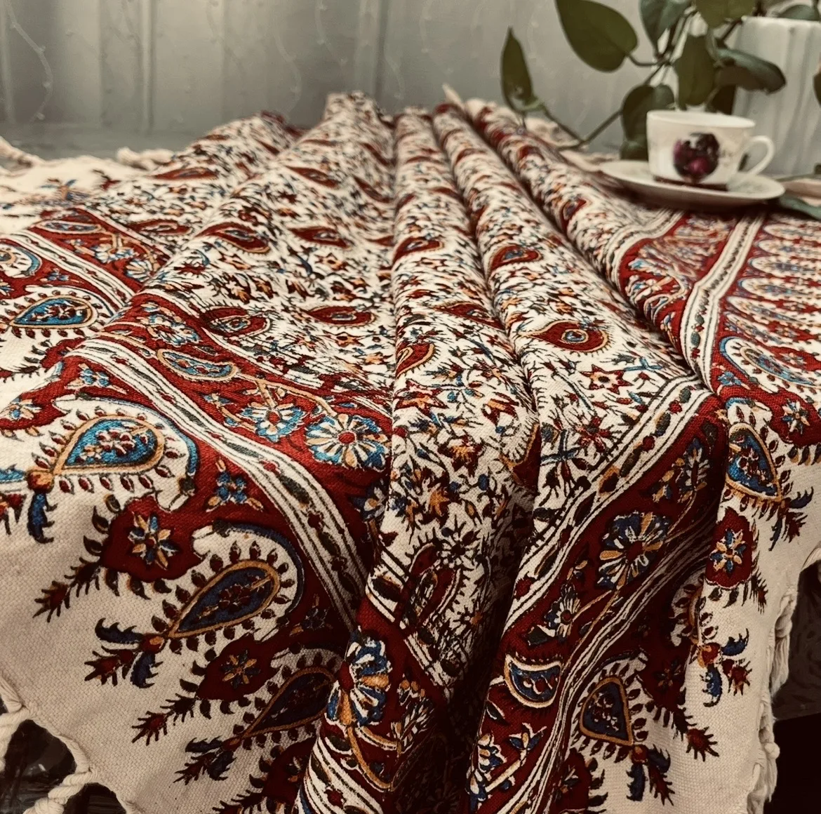 رومیزی قلمکار مدل بته جقه اصفهان سایز 100*100