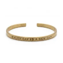 بنگل مدل برنجی طرح EVERY DAY IS A NEW DAY