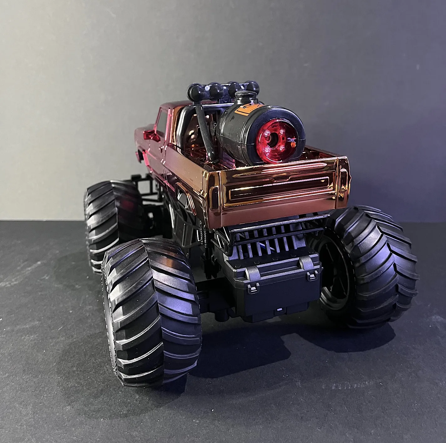 ماشین کنترلی مدل فورد f150