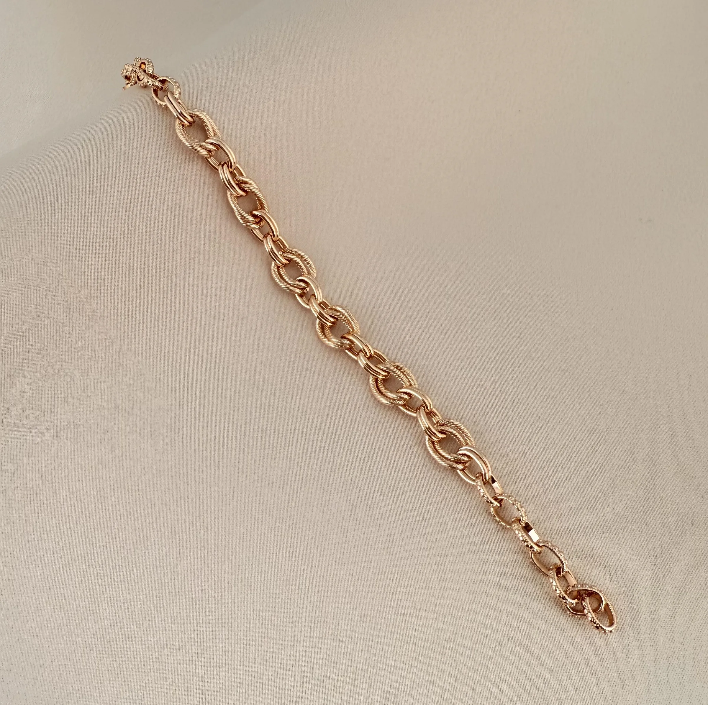 دستبند زنانه ژوپینگ مدل X0001018