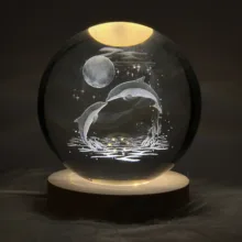 چراغ خواب مدل گوی کریستال 3D طرح دلفین و ماه عاشقانه کد 06