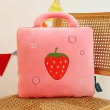 پتو کودک طرح توت فرنگی مدل کیفی کد JIMI110 سایز 40x45 سانتی‌ متر
