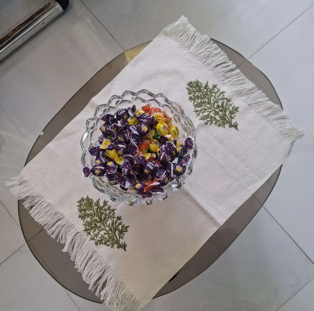 رومیزی سوزن دوزی طرح شوید