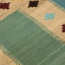 گلیم دستبافت یک ونیم متری مدل قشقایی کد 4050101 زمینه آبی رنگ