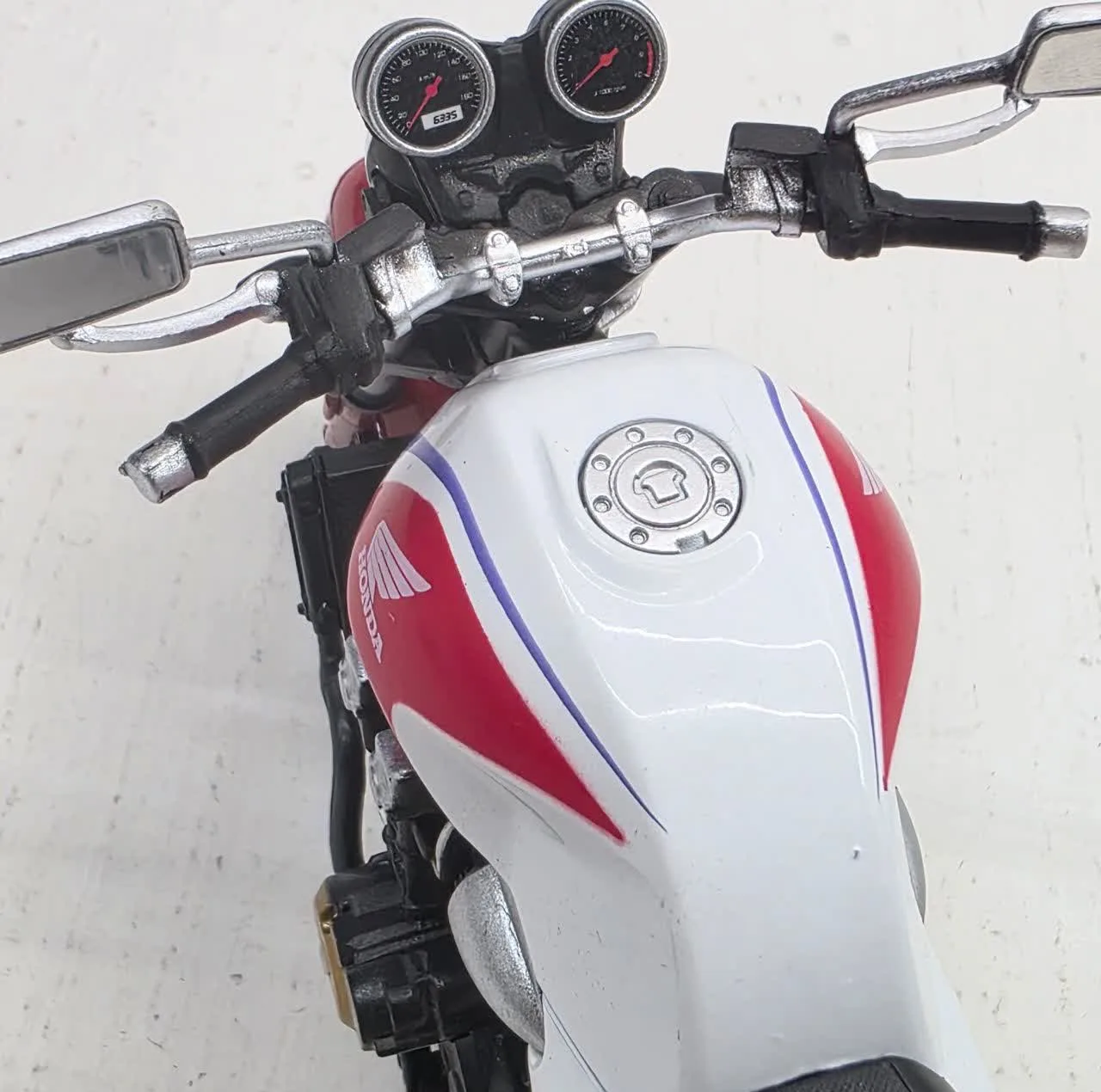 ماکت موتور ناب سل مدل هوندا سی بی HONDA CB1300SF AUTOMAXX به همراه جاسوییچی NAAB003